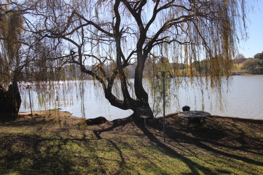 3 Bedroom Property for Sale in Lake Deneysville Free State